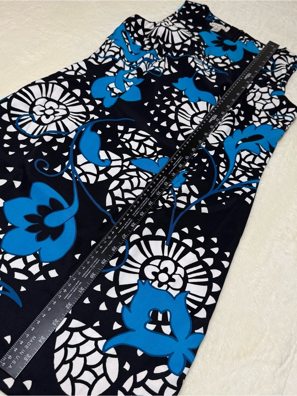 Kim Rogers Black Dress with Blue & White Floral Pattern - Picture 4 of 6